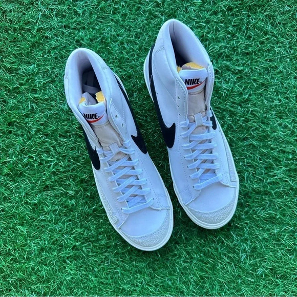 Nike Blazer Mid ‘77 White / Black - Picture 6 of 9